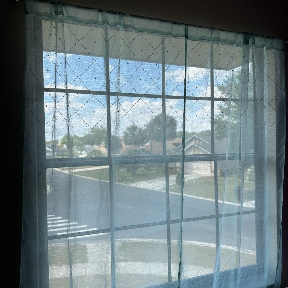 JUICY COUTUREโ CURTAINS